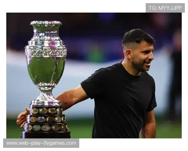 冠军球队球员比赛背后的训练日常被纪录片呈现，冠军背后的人